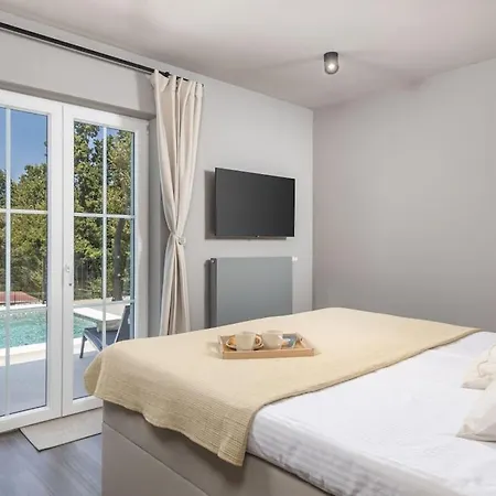 Βίλα In With Swimming Pool Labin (Istria)